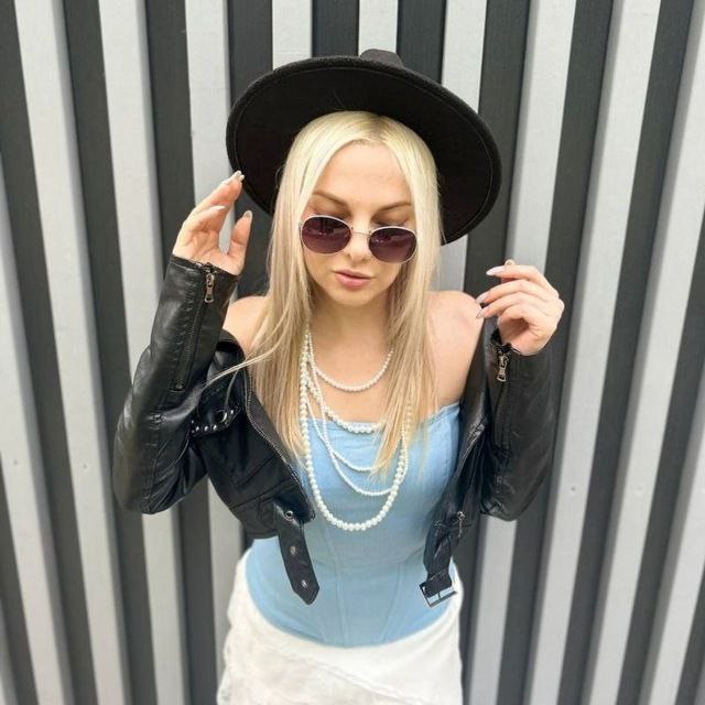 Сценарист, режиссер, ведущая