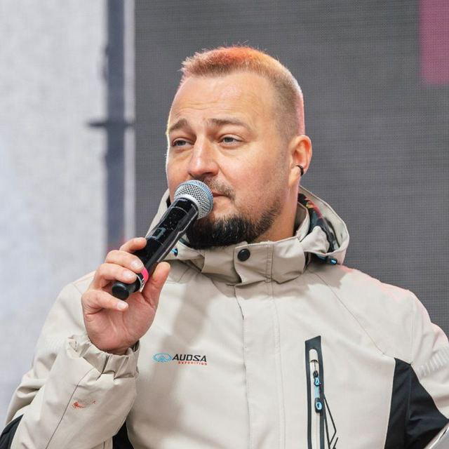 Диктор, Звукорежиссёр, Копирайтер, Ведущий